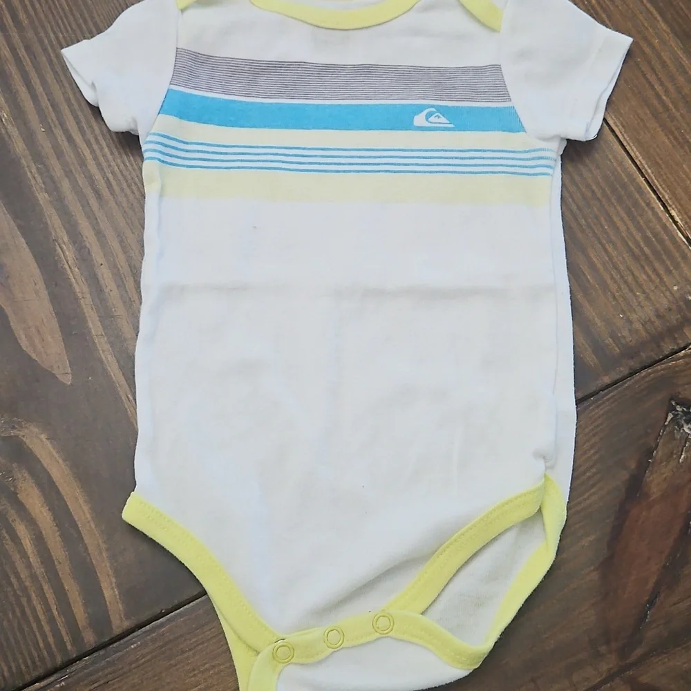 Quiksilver Bodysuit Set Size 6-9m